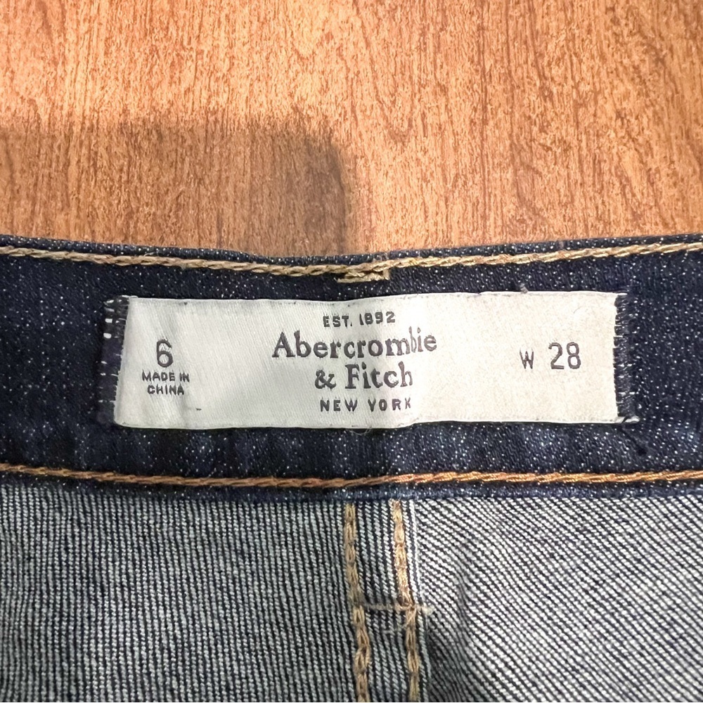 Abercrombie & Fitch Low Rise Denim Shorts - Picture 2 of 3